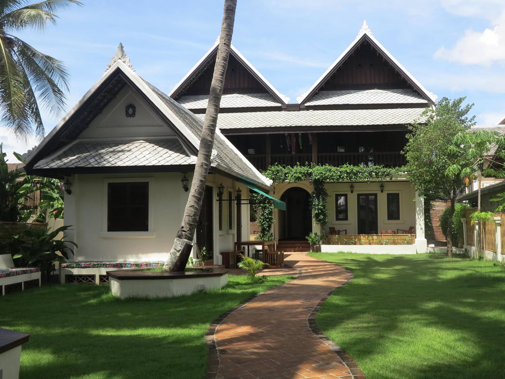 Le Bougainvillier Hotel Luangprabang Kültér fotó